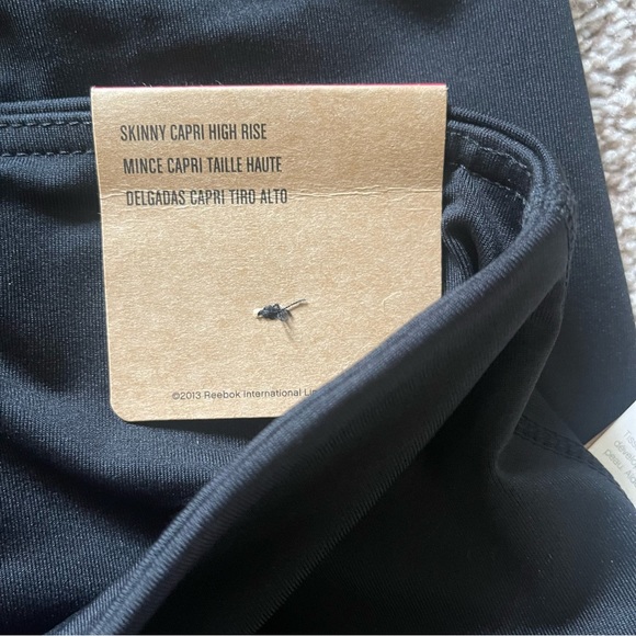 NWT Reebok Skinny Team High-rise Capri Black Logo Detail Size XS REW191LE16011 - Picture 11 of 16